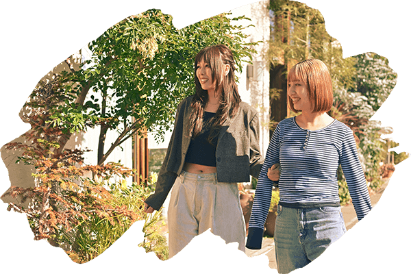 歩いている写真